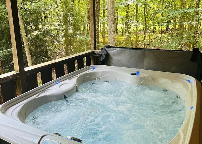 Pocono Chalet - Hot Tub - Game Room