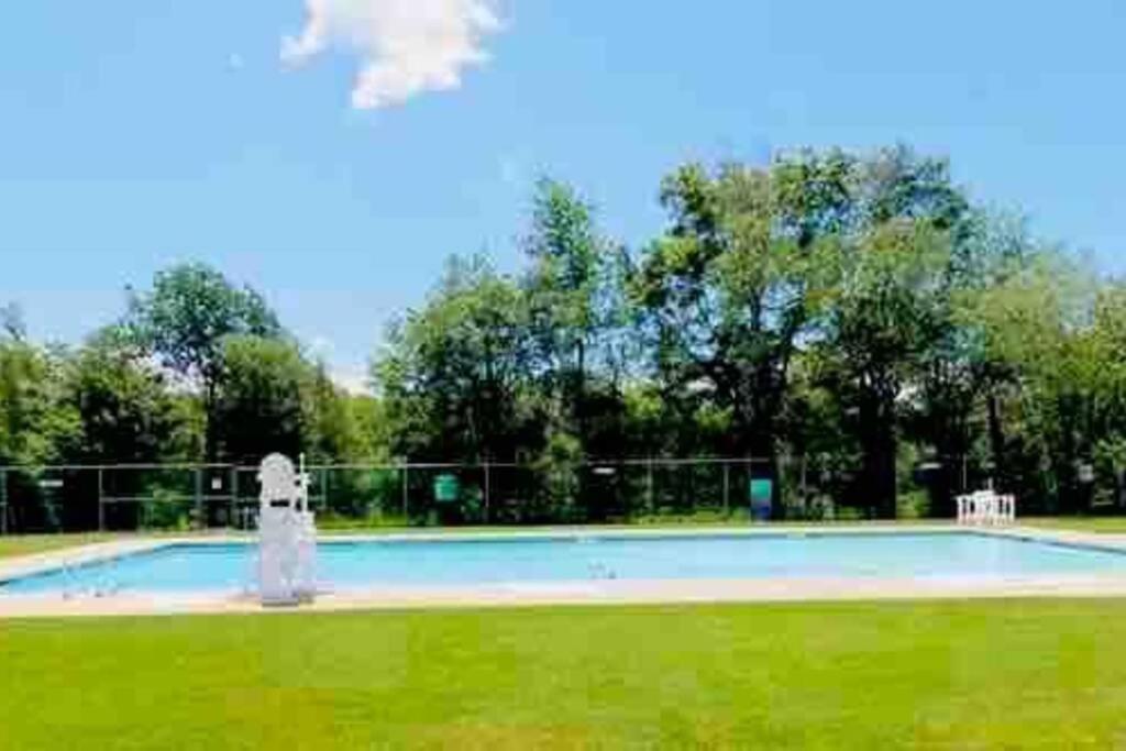 Chalet Pocono - Hot Tub - Game *
